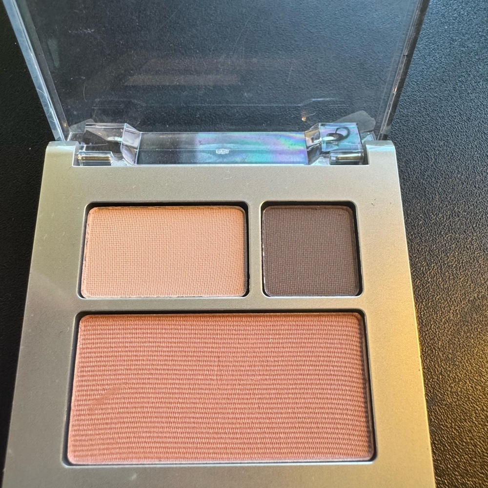 2-Pack: Clinique Face Palettes (Eyeshadow, Bronzer + Blush) - Picture 5 of 7